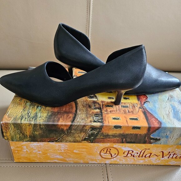 Bella--Vita Black Leather 2 Inch Kitten Heels in Box Size 6M - Picture 5 of 14